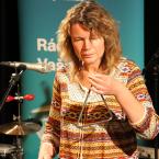 Spolektiv 4.11.2015 v Českém rozhlase v Č. Budějovicích - Renata Melda Švecová v písničce Doteky.